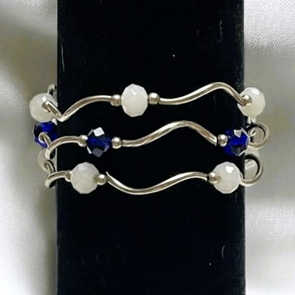Wavy Silver Link, Faceted Cobalt Blue & Solid White Beaded Stretch Bracelet Set